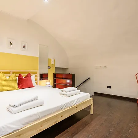 Via Duomo 196 Napels